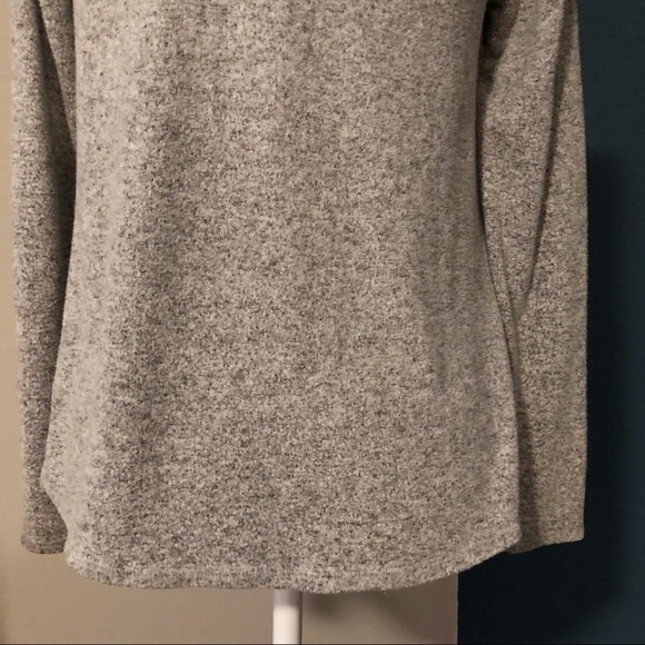 IZ Byer marled gray tie front blouse - Picture 8 of 12